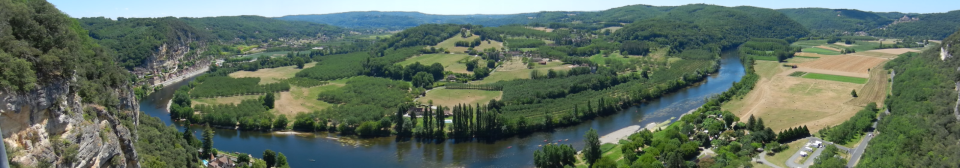 Almost a kilometer from the castle there is a vantage point with a beautiful look over the valley.